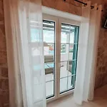 Stone House شقة يزيرا