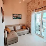 Stone House Jezera