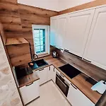 Stone House يزيرا