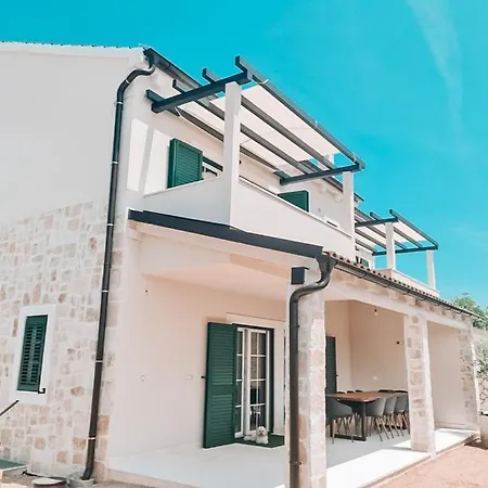 Stone House Apartment
