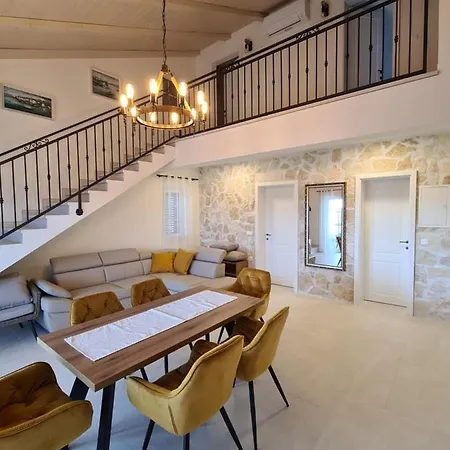 Apartment Stone House *
