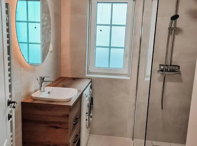 Stone House Apartman Jezera