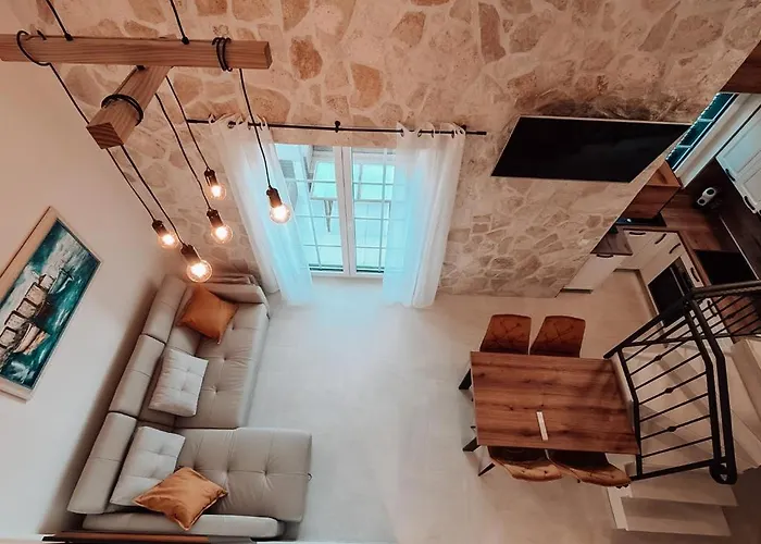 Stone House * Jezera